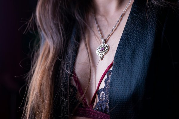Collier labradorite : entre protection et inspiration créative